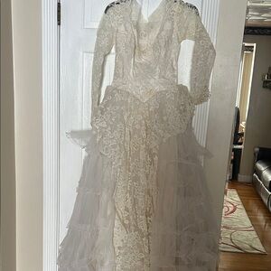 Elegant Lace Wedding Dress